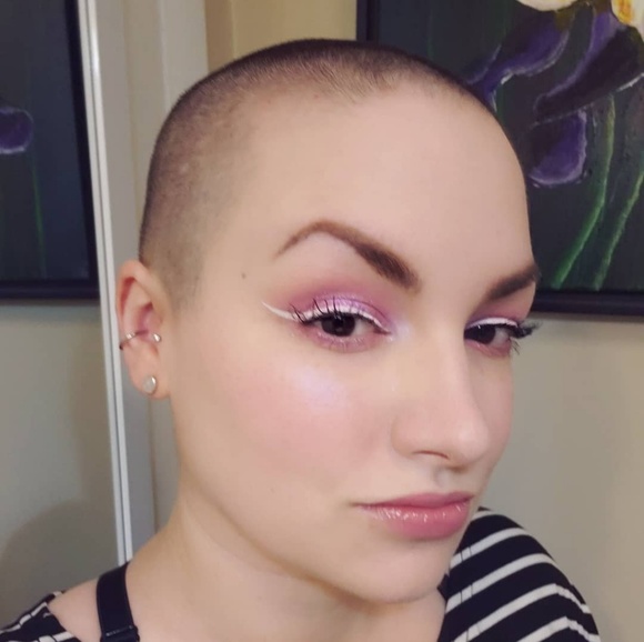 Meet your Posher, Ashley - Picture 2 of 6